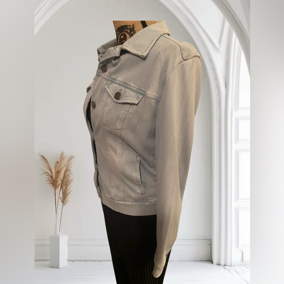 Bleach Out Denim Jacket - Picture 5 of 14